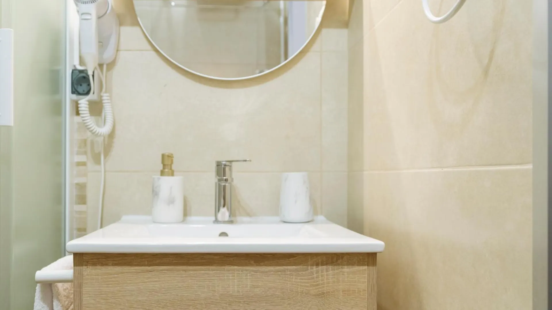 Sunset Rooftop Apartment Near Baba Novac Bucarest