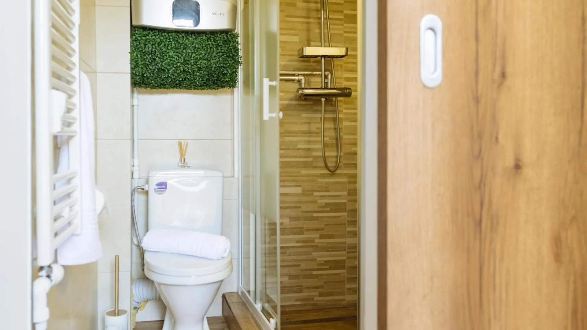 Sunset Rooftop Apartment Near Baba Novac Bucarest