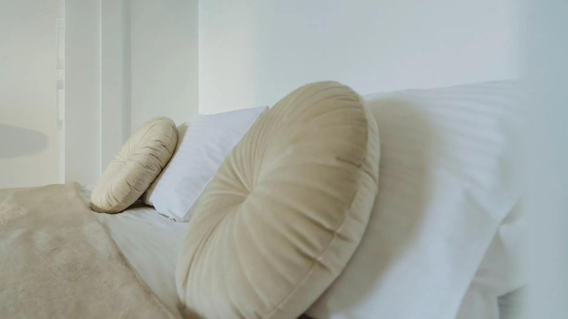 Sunset Rooftop Apartment Near Baba Novac Bucarest