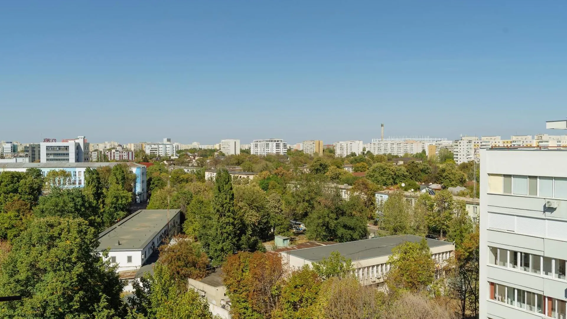 Sunset Rooftop Apartment Near Baba Novac Bucharest