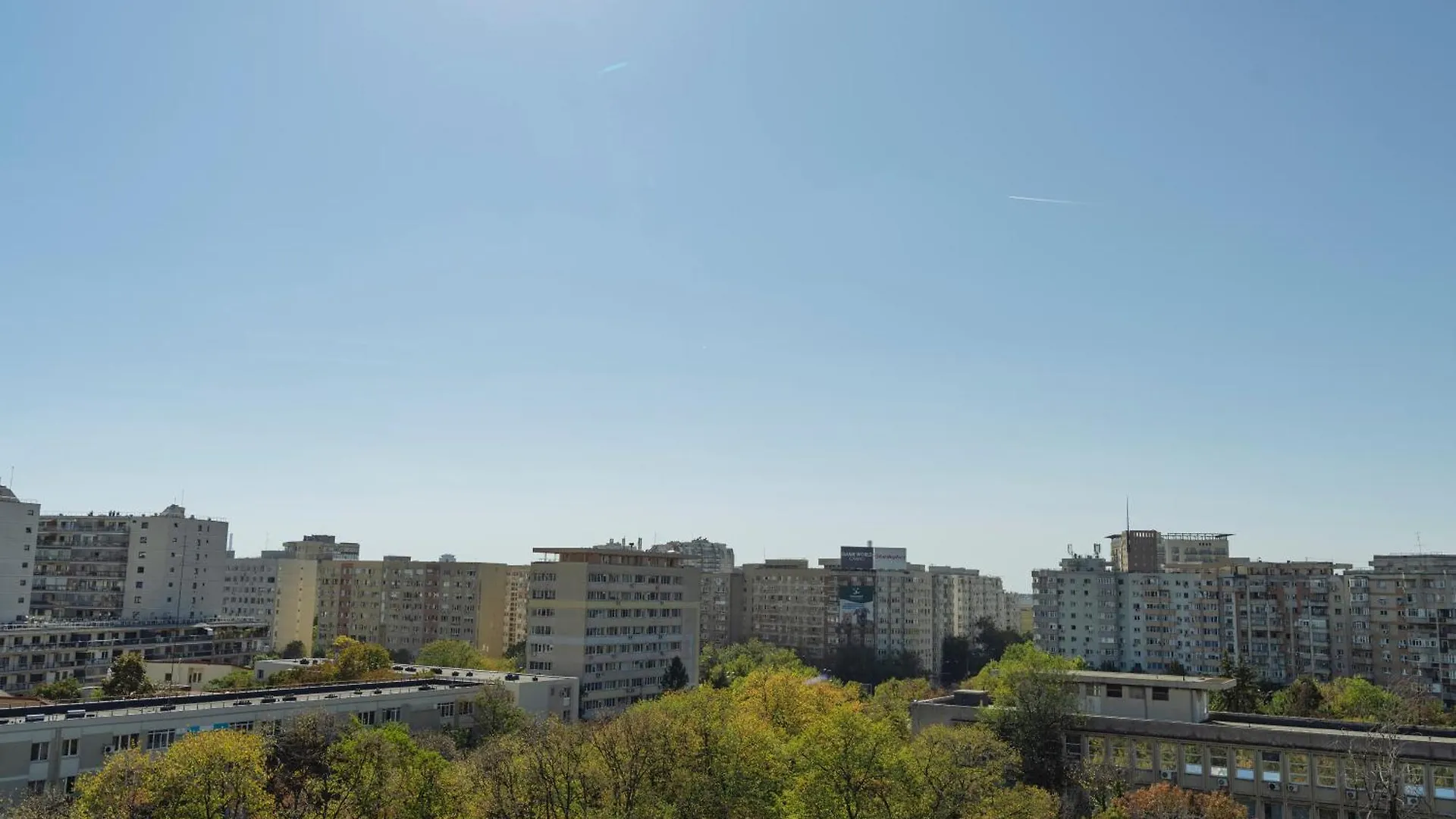 Sunset Rooftop Apartment Near Baba Novac Bucharest